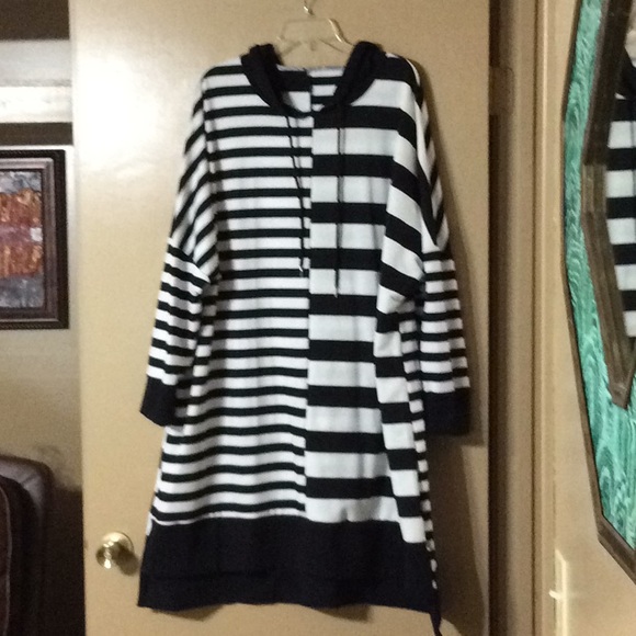 SHEIN Tops - Shein Hoodie Dress/ long tunic